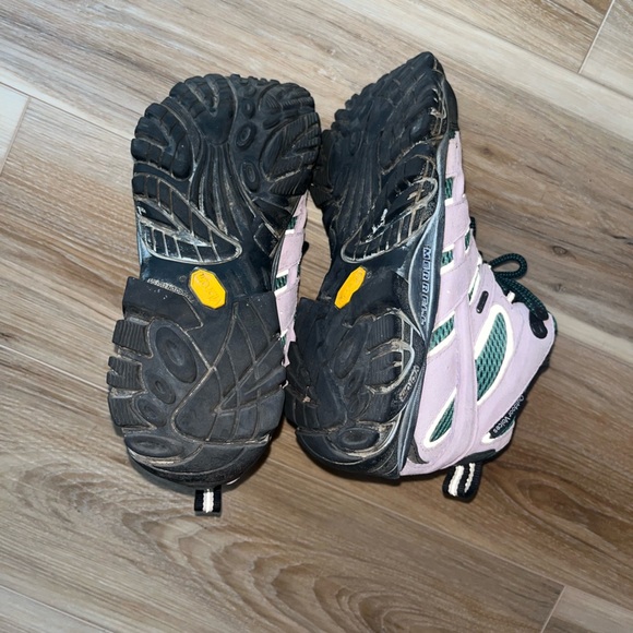 Merrell Green and Pink Lace Up Boots - Picture 8 of 11